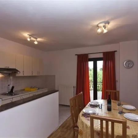 Three-bedroom 1 Apartment Rovinj