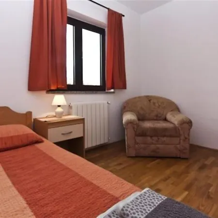 Three-bedroom 1 Apartment Rovinj